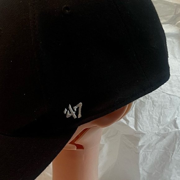 NHL Vegas Golden Knights ‘47 Branded Women's Core Primary Logo Fitted Hat Black - Picture 6 of 6